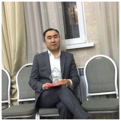 Айданбек Акматов: “Центерра”  пайдага туйтунуп, Кыргызстан болсо кайыр сурап жүрөт”