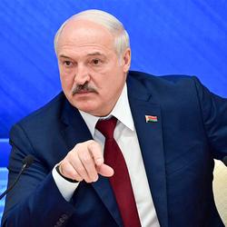 Лукашенко: «Менин милдетим мамлекетти жана элди согуштан коргоо»