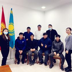 ВИДЕО - Алматыда кармалган 4 кыргызстандык бошотулду