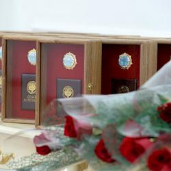 Кыргызстанда «Баатыр эне» ордени менен 921 аял сыйланды