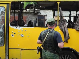 Херсондо Украинанын аскерлери жай тургундар бара жаткан автобуска ок атты деп айтылууда