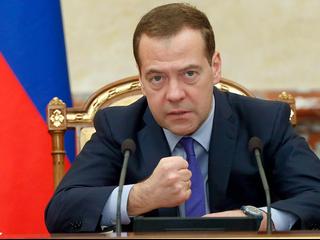 Дмитрий Медведев Пучков үчүн "өч алаарын" убадалады