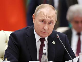 Путин: "Негизи жок мобилизацияга чакырылгандарды үйүнө кайтаргыла"