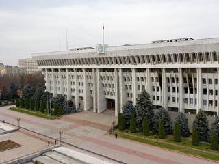 "Ата-Журт Кыргызстан" фракциясына кошулган депутаттар кайра чыгып кетти