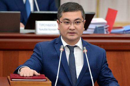Юс­тиция министри  Уран Ахметов кыргыздын душманыбы?