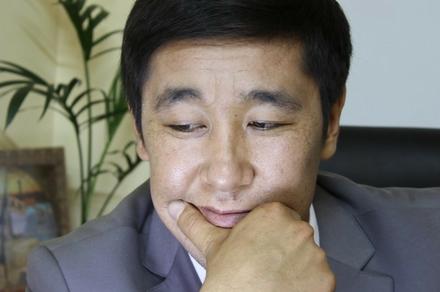 Дайыр Орунбеков: &quot;Атамбаев канча мактанбасын - Кыргызстанды эң жакыр 50 өлкөнүн катарына кошту&quot;