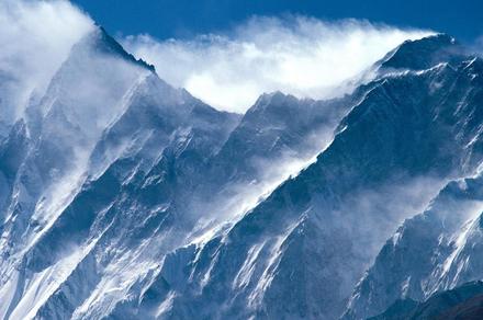 Гималайдагы мөңгүлөр тирүү жандык деп жарыяланды
