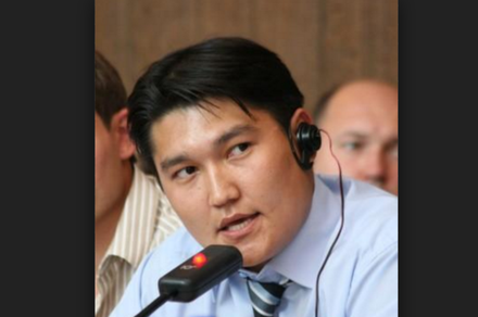 Адил Турдукулов: «Кыргызстандагы кысымга БУУ менен ОБСЕнин үн катпай жаткандыгы таңгалычтуу»