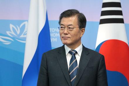 Сооронбай Жээнбеков Корея президенти Мун Чжэ Инге көңүл айтты