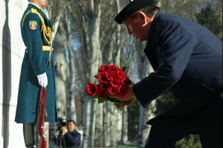 Президент Сооронбай Жээнбеков: Биздин максатыбыз - өнүгүү жолубуздан тайбай, Кыргызстанды жашоого жана иштөөгө ыңгайлуу өлкөгө айландыруу