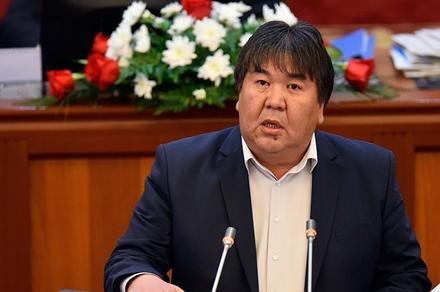 Садык Шер-Нияз, ЖК депутаты: “Кыргыз тилин өнүктүрүүгө бөлүнгөн акчалар дайынсыз жоголууда”