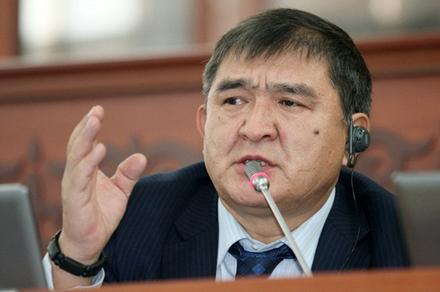 Экмат Байбакпаев, ЖК депутаты: &quot;Контрабанданы тыймайын экономика оңолбойт&quot;