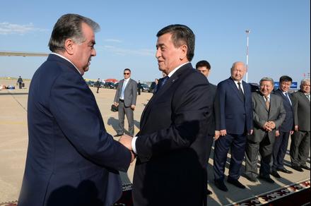 Тажикстан Президенти Эмомали Рахмон Кыргызстанга келди