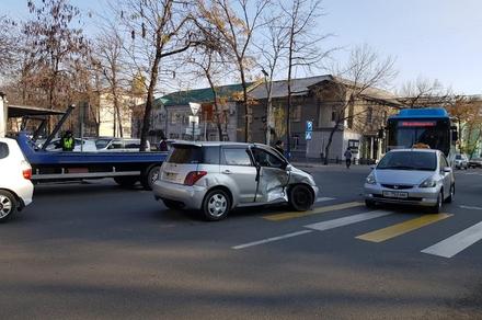 ФОТО - Бишкекте унаа кафенин тосмосун барып сүздү 