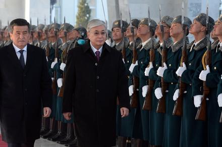 Президент Сооронбай Жээнбеков: Кыргыз-казак стратегиялык өнөктөштүгү жана союздаштык мамилелери мындан ары да эки элдин бакубаттуулугу үчүн бекемделе берет деп ишенем