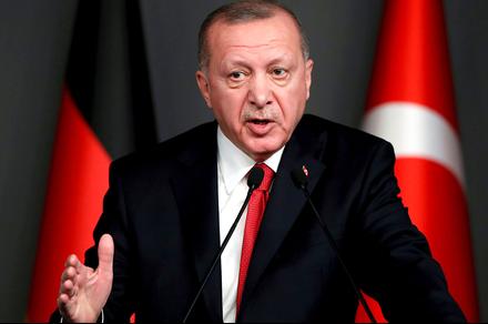Президент Эрдоган ички иштер министрдин отставкага кетүүсүн кабыл албай койду