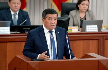Сооронбай Жээнбеков өлкөдөгү абалга байланыштуу кыргызстандыктарга кайрылды