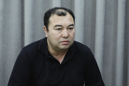 Улукбек Маматаев: “Премьер менен спикер ишин жөндөй албай президенттин аброюна доо кетирип жатат”