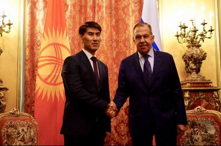 Кыргызстан менен Россиянын ТИМ башчылары эки өлкөнүн ортосундагы туруктуу авиакаттамды жандандыруу тууралуу сүйлөшүштү