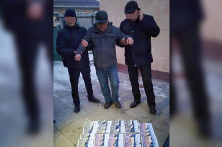 «Бишкек газдын» кызматкери акча опузалоого шектелип кармалды