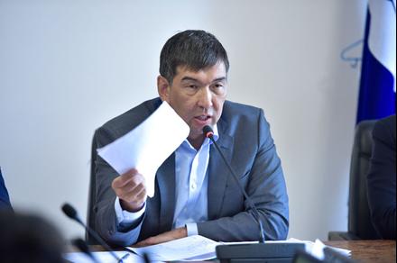 Азиз Суракматов Бишкектеги эң кымбат жерлерди менчиктеп кайра сатып жүргөн