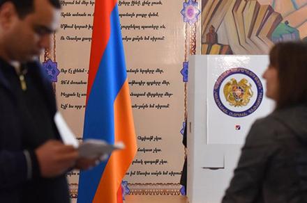 Арменияда мөөнөтүнөн мурда парламенттик шайлоо өтүп жатат