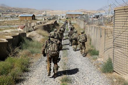 АКШ Афганистан боюнча тажик жана өзбек бийлиги менен сүйлөшүүлөрдү жүргүзүүдө
