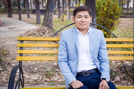 Мирбек Асангариев: “Бишкек жана ош аэропортторун эл аралык башкарууга өткөрүү зарыл”