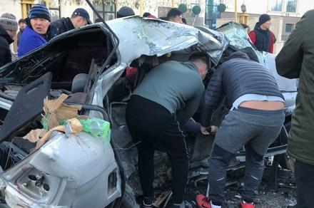 ВИДЕО - Үрөй учурат. Бишкектин түштүгүндө үч автоунаа кагышты