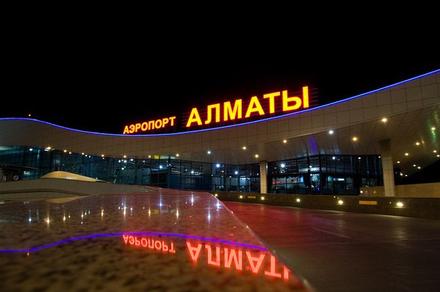 Митингчилер Алматы аэропортун басып алышты