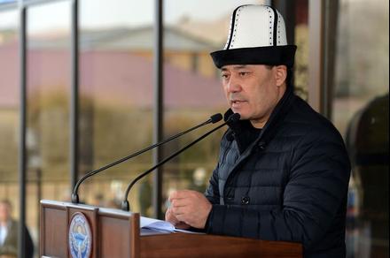 Садыр Жапаров кыргызстандыктарды Ак калпак күнү менен куттуктады