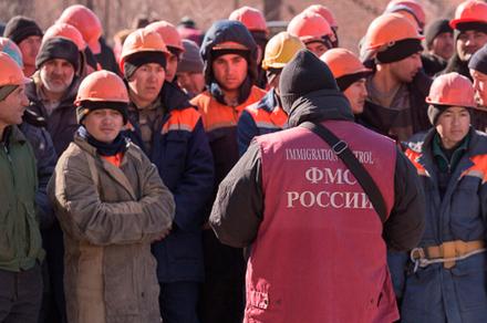 Орусия мигранттардын санына киргизилген чектөөнү алат