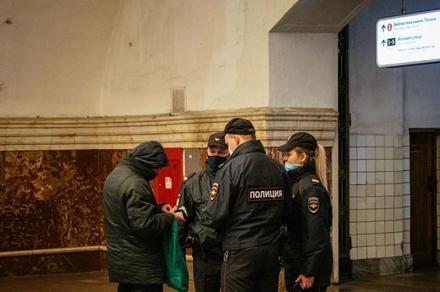 Москва метросунда "полициячыларга кол салды" делген тажик жарандары соттолду
