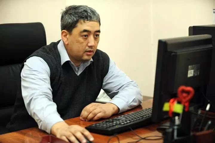 Жетілген орыс әйелімен жыныстық қатынас Қызғылт сұлулық ит стиліндегі порно