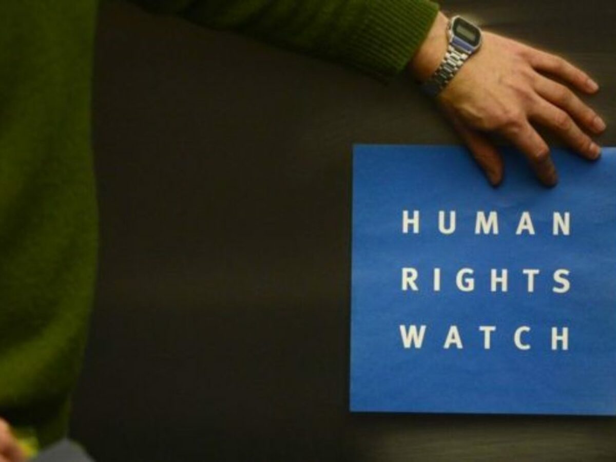 Human Rights Watch: Власти Кыргызстана должны прекратить наказывать  журналистов за их профессиональную деятельность