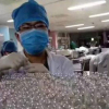 Ломая пальцы, врачи успели за ночь открыть 8000 ампул ради спасения пациента