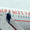 Президент Алмазбек Атамбаев Казакстанга учуп келди