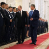 О поведении кыргызских чиновников в Кремле написало издание «Коммерсант».