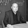 Кадыр Кошалиев, журналист: “Депутаттар атайын кызматты текшерип, тескегенге даай алышпайт” 