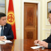 Сооронбай Жээнбеков Кытайдын Кыргызстандагы Туруктуу жана Ыйгарым укуктуу Элчиси Сяо Цинхуаны кабыл алды