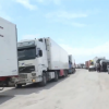 Очередь из грузовиков на кыргызско-казахской границе сократилась вдвое