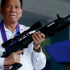 Бизде да ушундай болсо кана. Филиппиндин президенти элге пара талап кылган чиновниктерди атууга уруксат берди