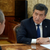 Президент Сооронбай Жээнбеков принял председателя Национальной комиссии по государственному языку Назаркула Ишекеева
