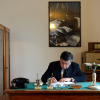 Сооронбай Жээнбеков посетил музей Исхака Раззакова в городе Исфана