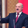 Лукашенко коронавирустан коргонуу үчүн элин көчөгө чыгууга чакырды
