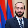 ВИДЕО - Армения парламентинин төрагасын митингчилер токмокко алды