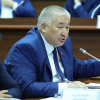 Максат Сабиров: «Айыл өкмөттөр Россияга кетүүгө уруксат берүү үчүн 20 миң сомдон алып жатышат»
