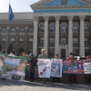 Бишкек мэриясынын алдында митинг өтүп жатат