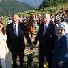 СҮРӨТ - Азербайжандын президенти Эрдоганга күлүк ат белек кылды