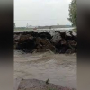 ВИДЕО — В Индии из-под воды поднялась земля